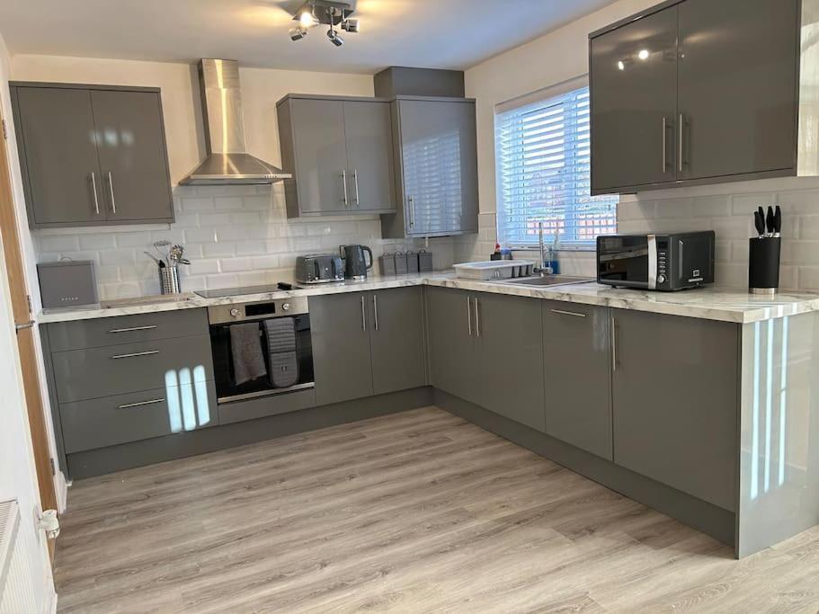 Fresh, Fully Equipped Modern House Can Sleep 5 Kiveton Park Exterior photo